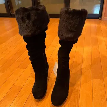 새상품 퍼 포함 블랙 스웨이드 롱 부츠 5L