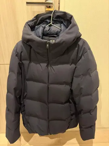 유니클로 심리스 다운 L 사이즈 네이비