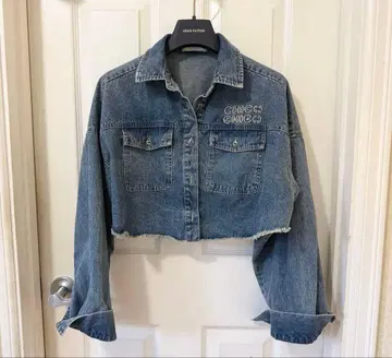 너무 귀여운 [거의 새상품] 치코 컷오프 숏 데님 자켓 데님 자켓
