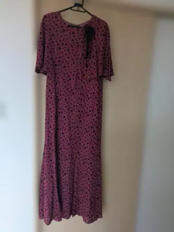 도트 무늬 핑크 롱 원피스 반팔