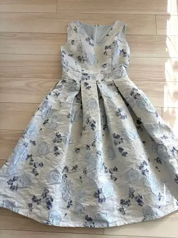 벌스데이 바쉬 자카드 플라워 원피스 미사용 새상품 S