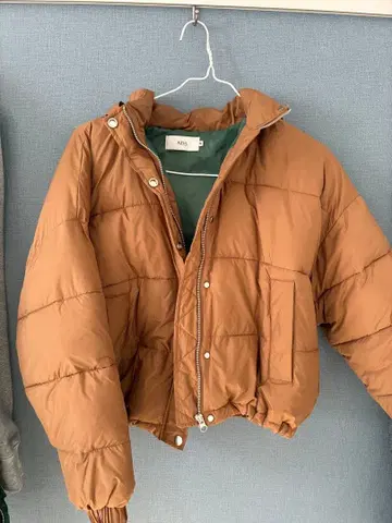 [ AZUL ] 브라운 크롭 다운 자켓 M