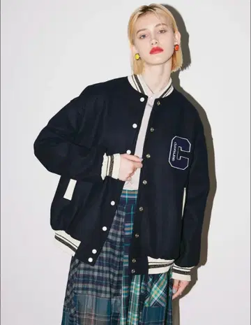 새상품 COEL 코엘 C 와펜 바시티 자켓 블루종 36