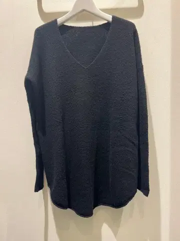 띠어리 새상품급 V넥 니트 풀오버 블랙 P