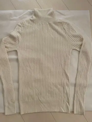 시마리 초미품 아이보리 리브 터틀넥 스웨터 38 슬림