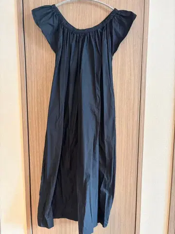 ST.ROONEY 오프숄더로도 연출 가능한 원피스