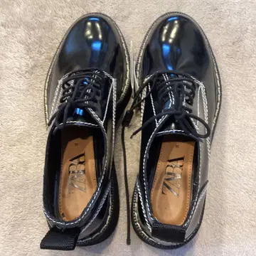 ZARA 블랙 통굽 레이스업 슈즈