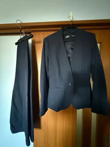 ZARA 네이비 스트라이프 수트 셋업 상하의