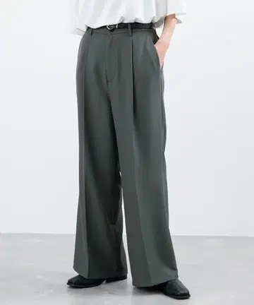 새상품급 JUNRED 라이트 슬루 슈퍼 플레어 와이드 팬츠 L 사이즈