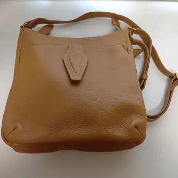 Les Sacs Adam 가죽제품 브라운 머스타드 색상 숄더백