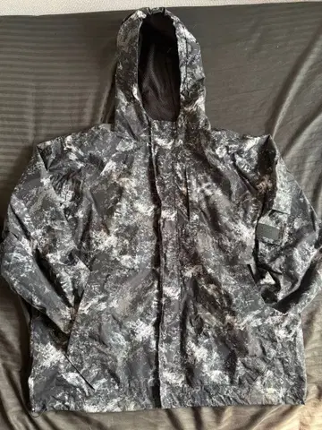 ZARA 카모플라쥬 패턴 마운틴 파카 L 점퍼 아우터
