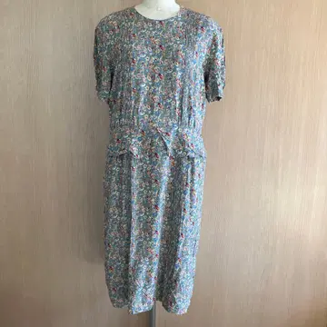 INGEBORG 핑크하우스 꽃무늬 반팔 무릎 기장 원피스