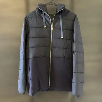 네이비 후드 부착 다운 자켓