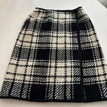 레나란게 블랙과 화이트 체크 무늬 타이트 스커트