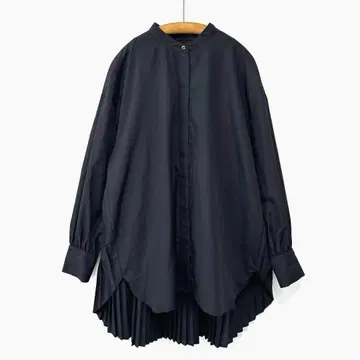 새상품급 SHIPS 백 플리츠 스탠드 카라 튜닉 블라우스 넉넉한 네이비