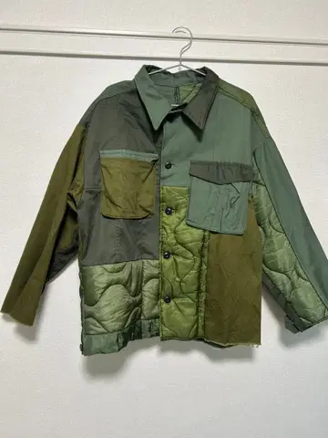 THRIFTY LOOK 밀리터리 자켓 그린 계열 패치워크