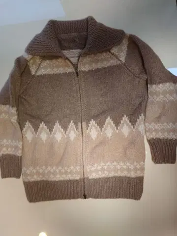 베이지 계열 아가일 패턴 캐시미어 레어템 100% 니트 스웨터