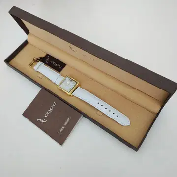 COGU 코그 레어 화이트 가죽 아날로그 손목시계 여성용 미사용 새상품