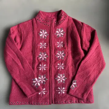 ICELANDIC DESIGN 빨간색 자수 스웨터