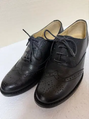 [ 새상품급 ] BARCLAY 블랙 가죽 레이스업 슈즈 22.5cm