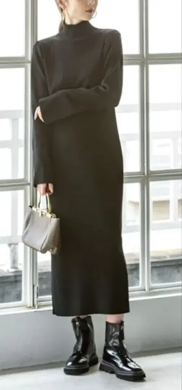 Noble I라인 니트 원피스