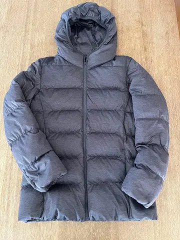 유니클로 다운 자켓 후드 부착