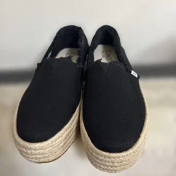 TOMS 블랙 슬립온 24.5