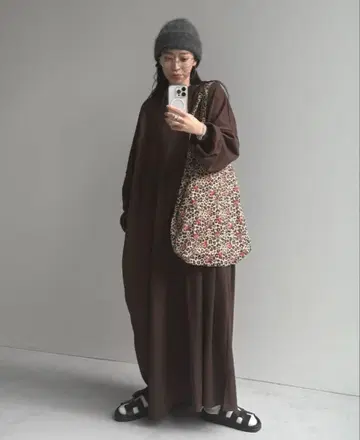 [ 새상품 ] wee9s 슈퍼 루즈 라이트 스웨티 원피스 브라운