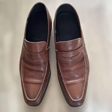 브라운 가죽 로퍼 스트레이트 팁