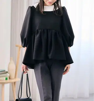 마를롱에논피 라운드 칼라 블라우스 블랙