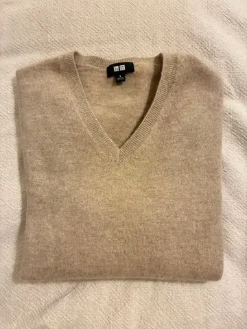 UNIQLO 유니클로 베이지 V넥 스웨터 S 사이즈