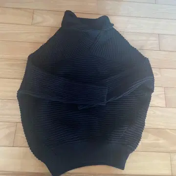 리브 하이넥 스웨터 블랙