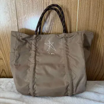 NOMADIS x LEVI PATA x FRAMeWORK 별주 백