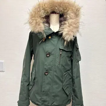 올리브 그린 퍼 후드 자켓