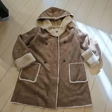 애프터눈 티 후드 부착 브라운 무스탕 코트