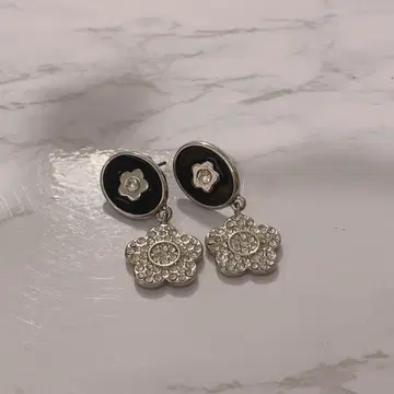 LILY BROWN x MARY QUANT 전개 귀걸이