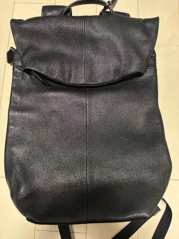 새상품급 갤러리언트 플랩식 가죽 백팩 블랙