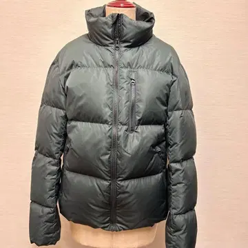 GU 다크 그린 다운 자켓