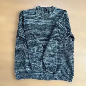 BOSS 그레이 계열 니트 스웨터 크루넥