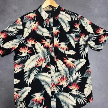 HUF 트로피컬 패턴 반팔 알로하 셔츠