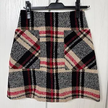 블루 라벨 체크 무늬 타이트 스커트 울 혼방 소재