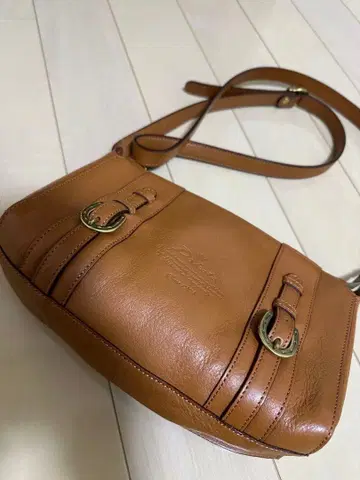 새상품급 다코타 숄더백 브라운