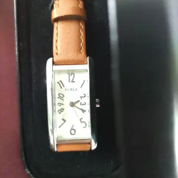 훌라 아날로그 손목시계