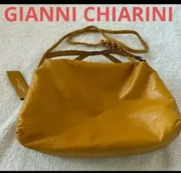 GIANNI CHIARINI 머스타드 가죽 숄더백