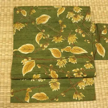 차분한 그린 컬러의 지풍에 가지와 초화 나고야 오비