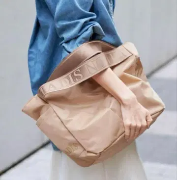 새상품 NOMADIS/노마디스 BASQUE / 로고 토트백 블랙