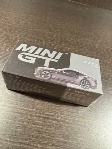 [ 미개봉 ] Aston Martin DBS Superleggera