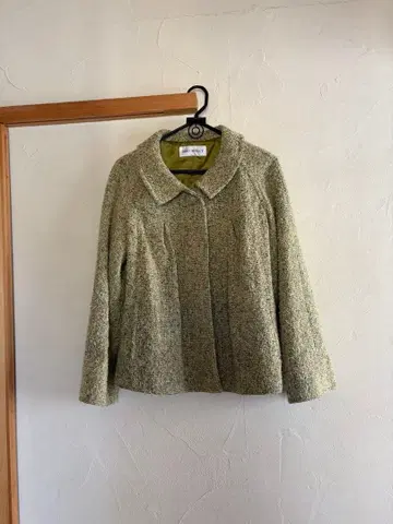 그린 계열 테일러드 자켓 트위드