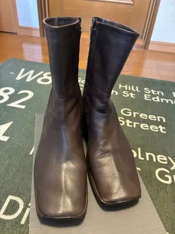 다크 브라운 가죽 숏부츠