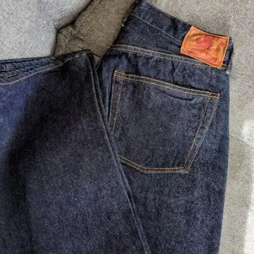 UL.OS x TCBJEANS 콜라보 청바지